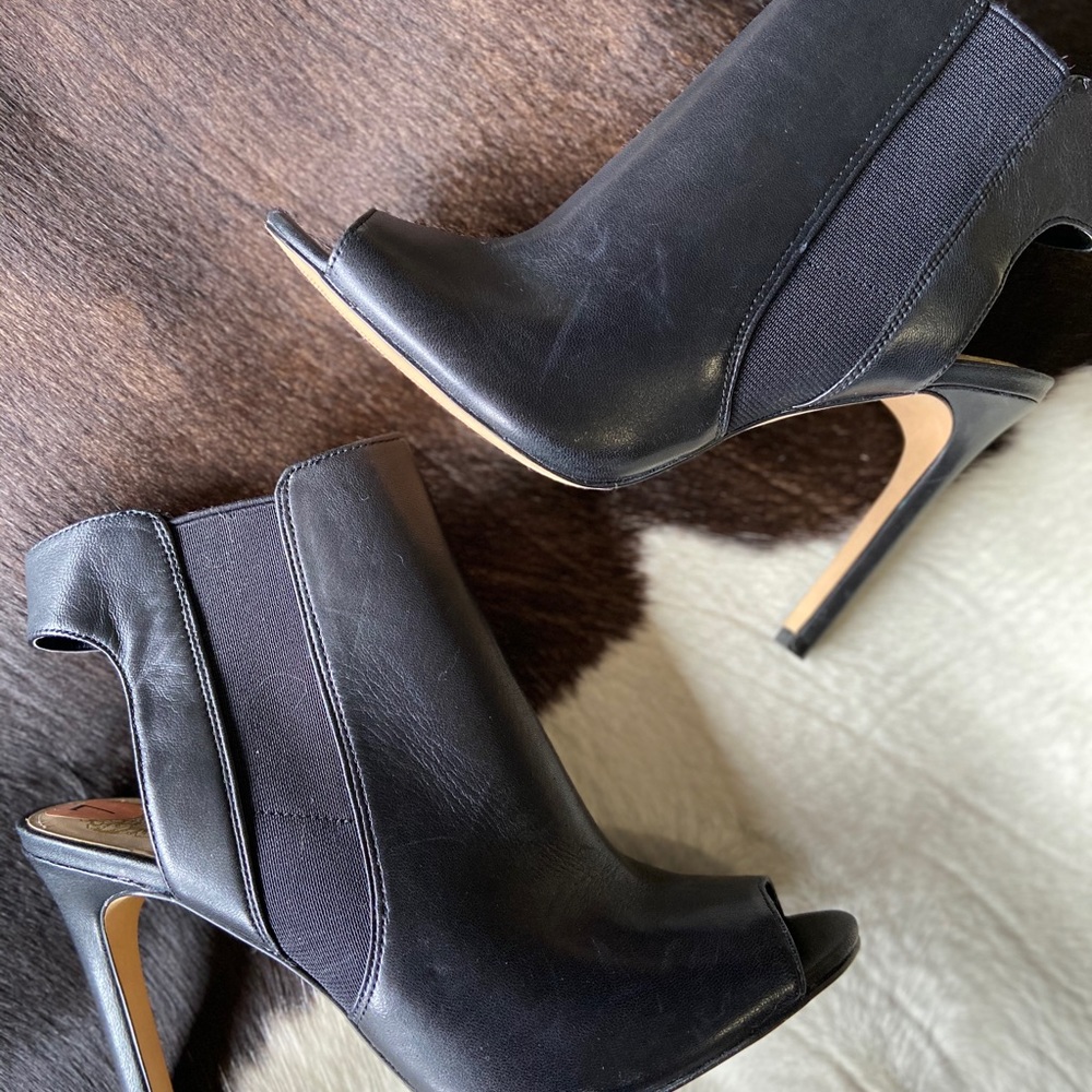 Vince Camuto Leather Peep Toe Pumps